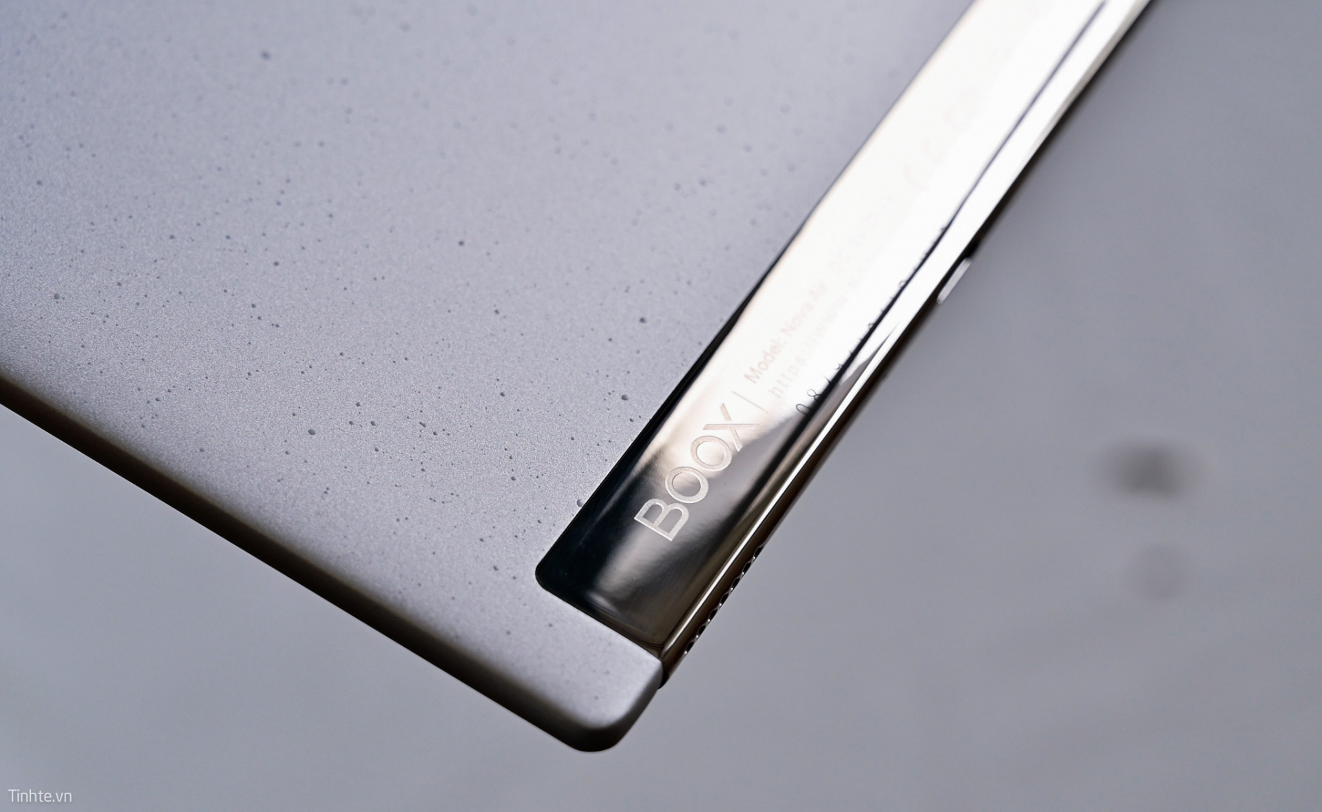 akishop-review-may-doc-sach-boox-nova-ải