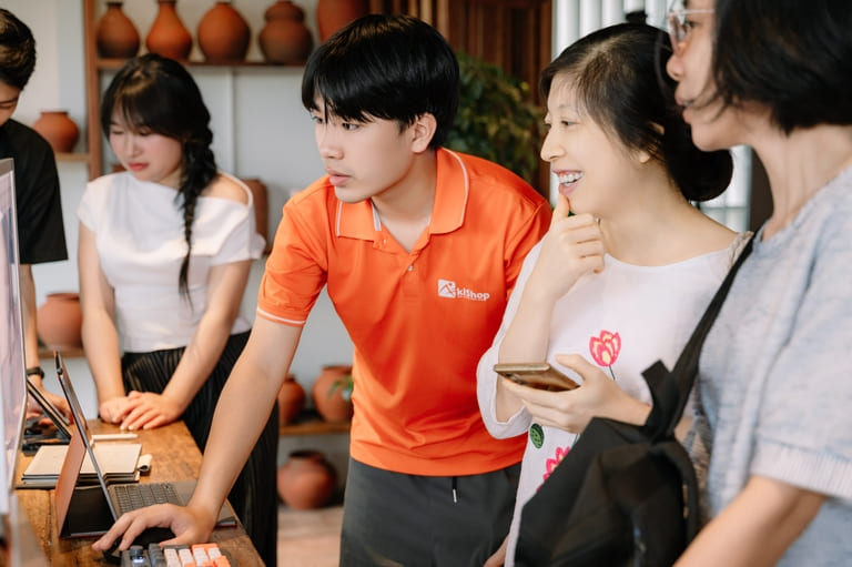 Akishop - Hệ thống phân phối máy đọc sách số 1 Việt Nam