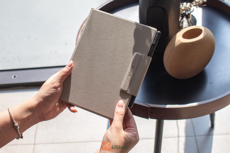 Tặng kèm phụ kiện bao da chính hãng