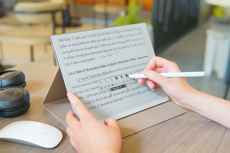 Lưu ý chọn mua máy đọc sách làm quà tặng công nghệ 