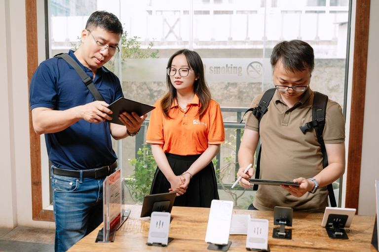 Mua máy đọc sách chính hãng tại hệ thống Akishop