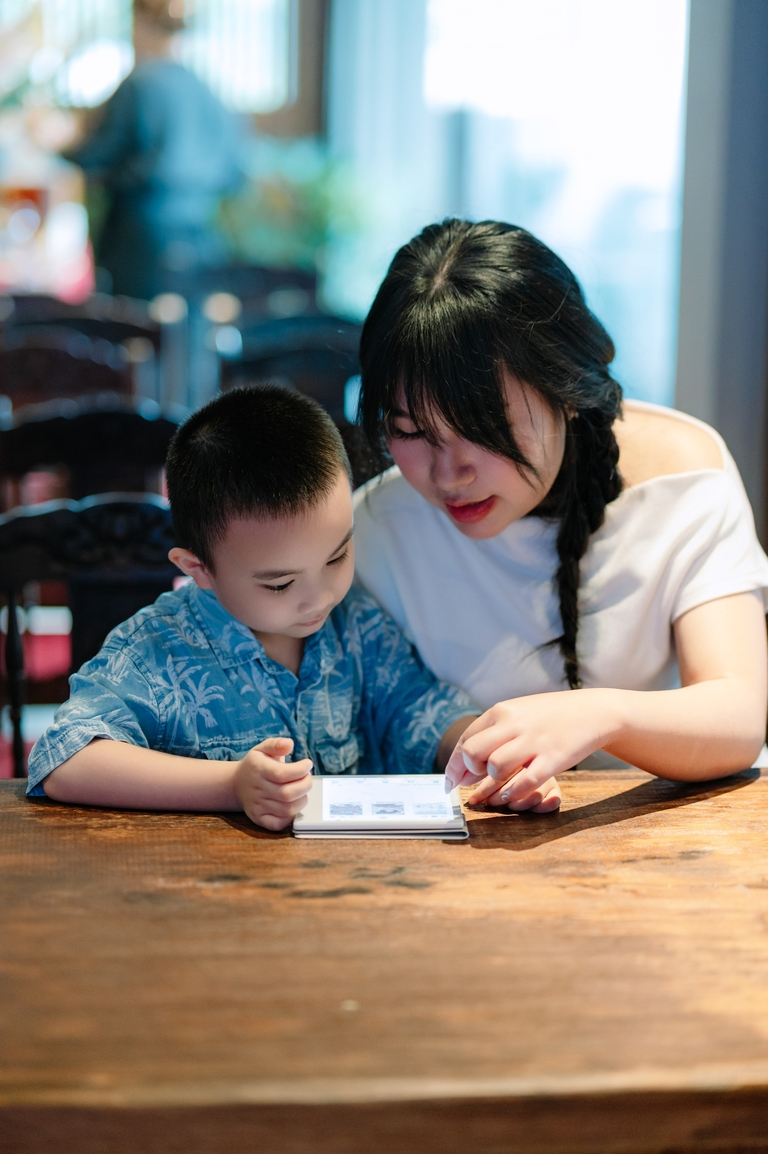 Ghi nhận và khuyến khích trẻ đọc sách 