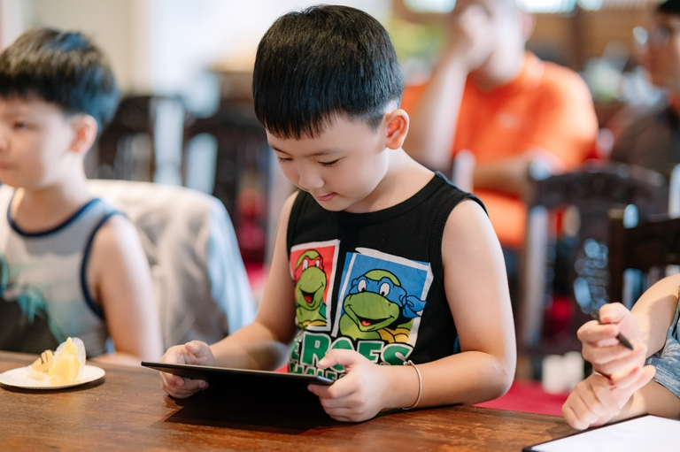 Rèn thói quen đọc cho trẻ tiểu học 