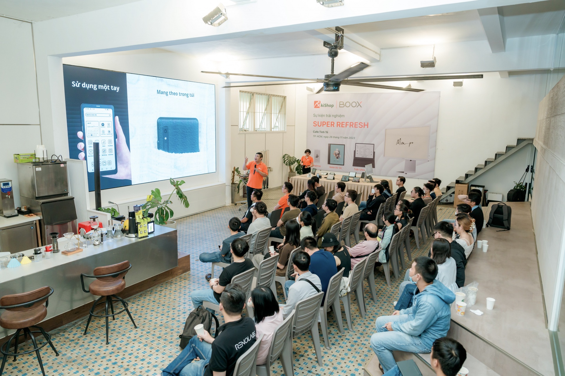 may-doc-sach-akishop