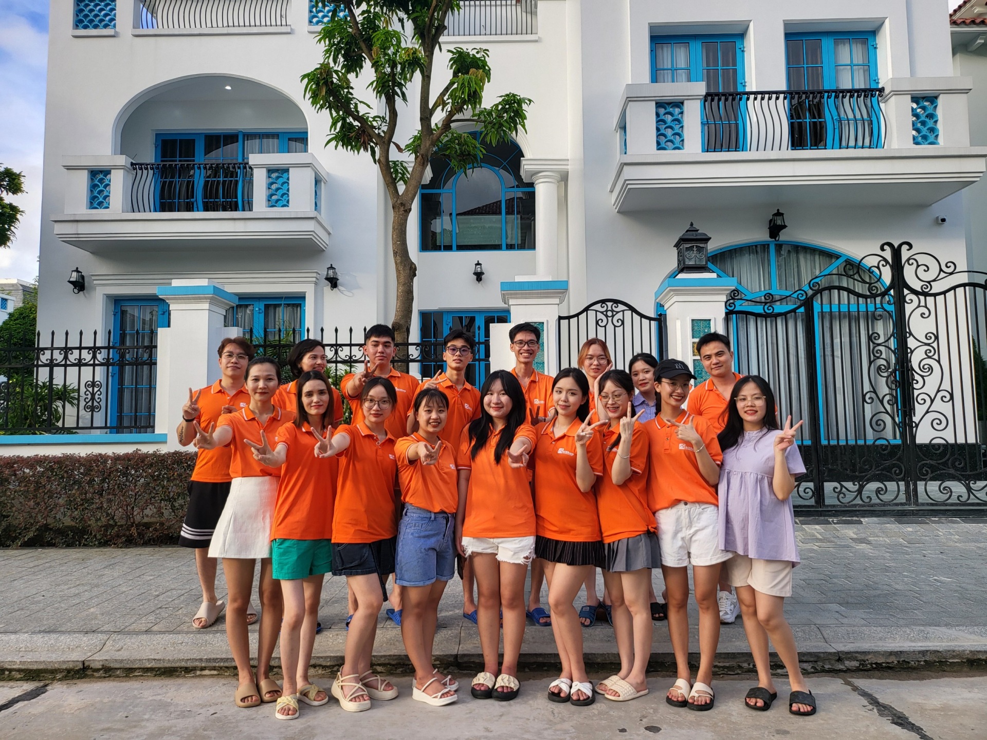 may-doc-sach-akishop