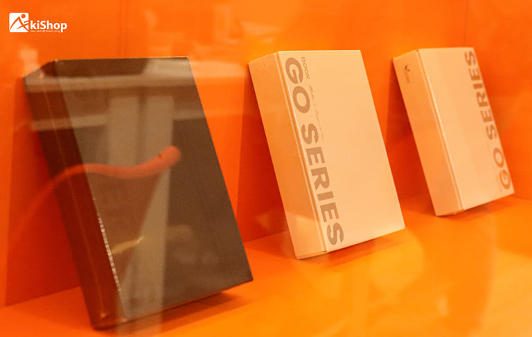 Các thương hiệu lớn hiện nay là Boox, Kindle, Kobo, PocketBook, reMarkable,...