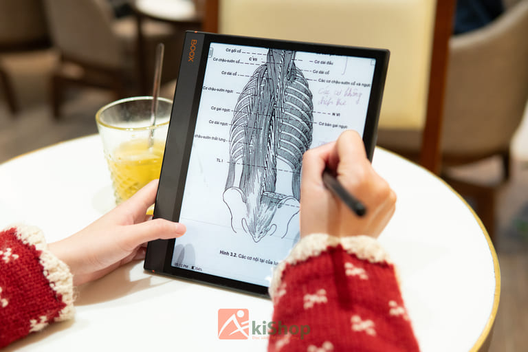 Máy đọc sách chỉ cần sạc 1-2 lần/tháng khi dùng 30-60 phút/ngày